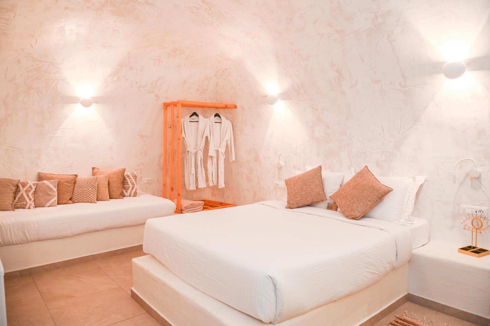 Akrotírion White Curves Santorini Bed & Breakfast エクステリア 写真