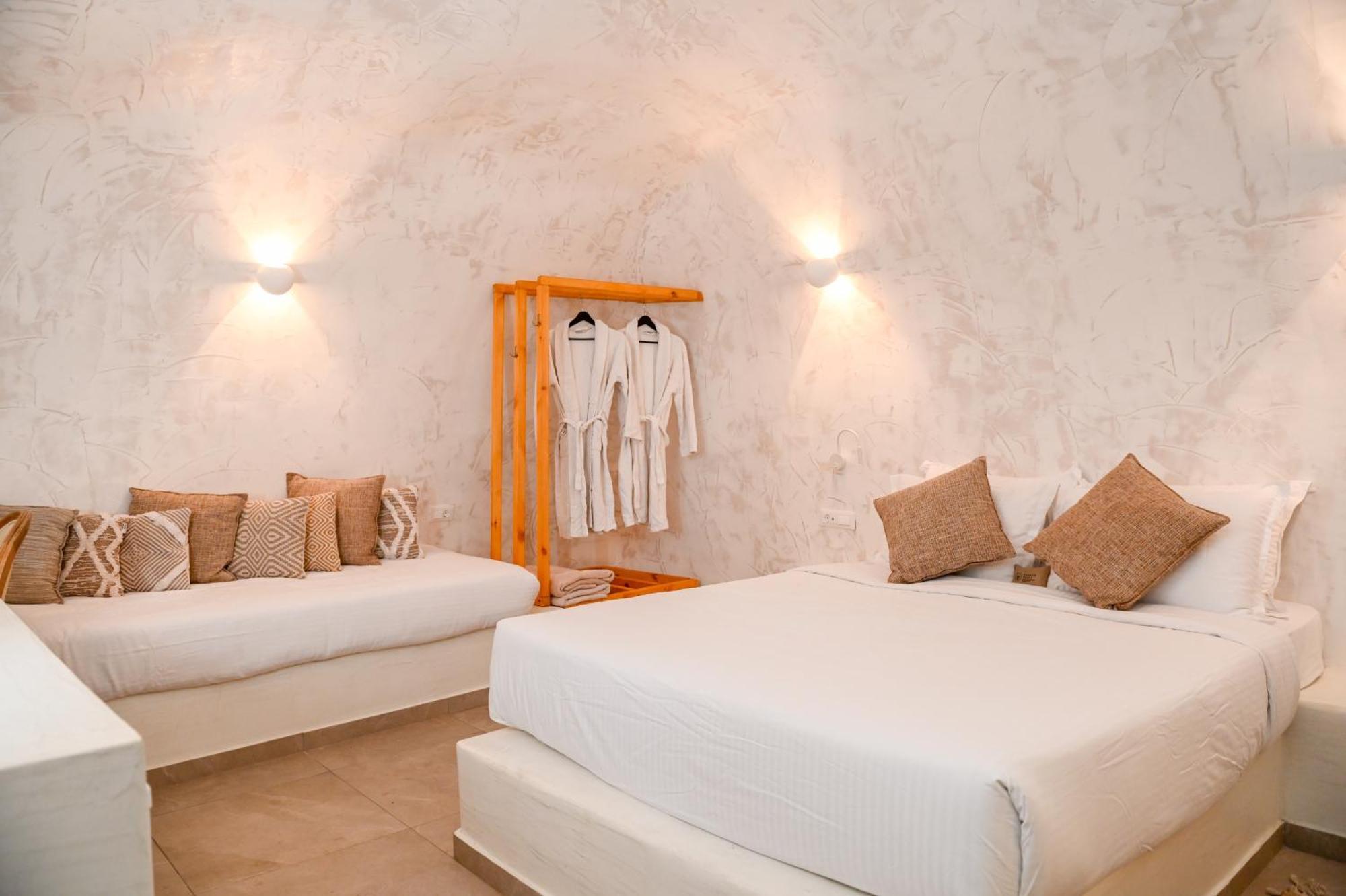 Akrotírion White Curves Santorini Bed & Breakfast エクステリア 写真