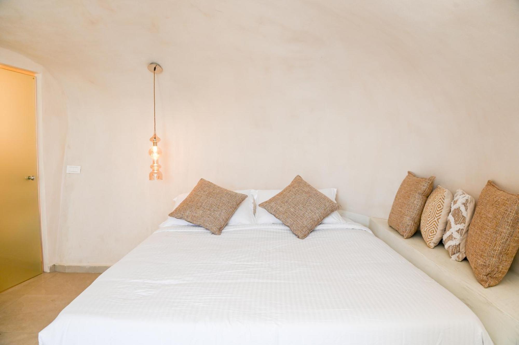 Akrotírion White Curves Santorini Bed & Breakfast エクステリア 写真